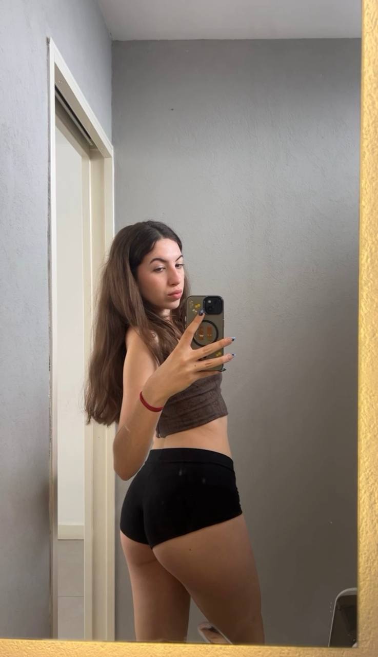 Amber in her underwear in Cartagena