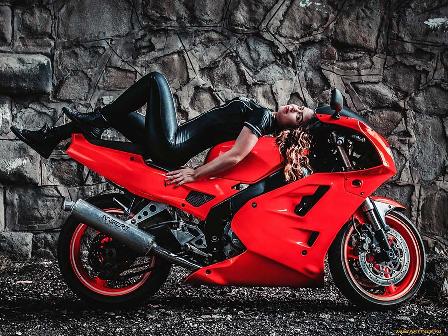 Beautiful girl Beautiful girls and motorcycles in Cartagena