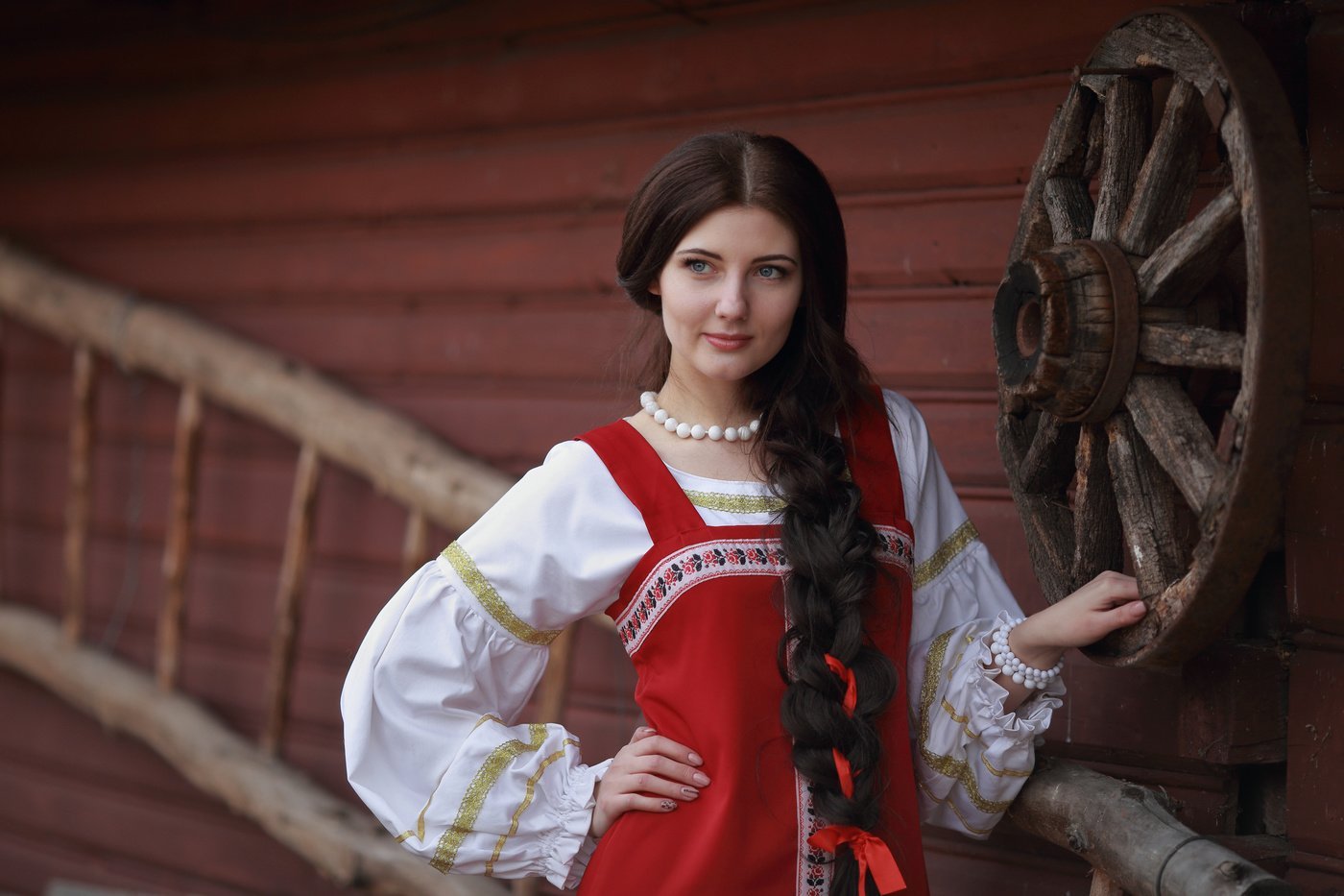 Girls in Slavic costumes in Cartagena